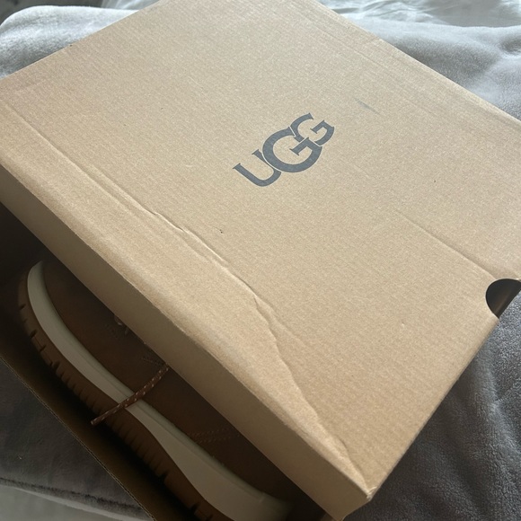 PRE-LOVED UGG Winter boots - Picture 6 of 7